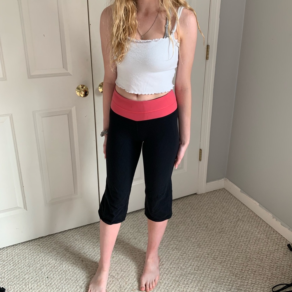 Lululemon Crop Flare legging Sz Small